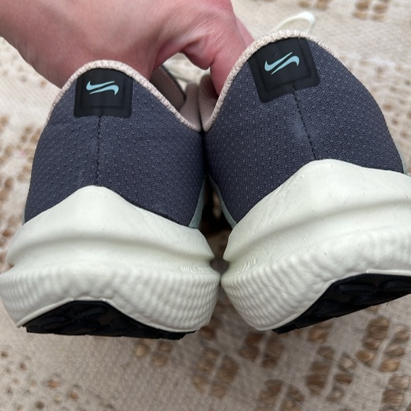 Nike Winflo 10 Men’s 7 / Womens 8.5 Like New - Picture 5 of 6